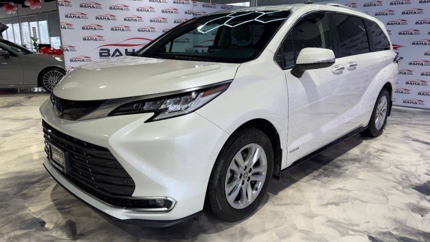 2021 Toyota Sienna Limited — Minivan — 23,144 mi — Burbank, IL