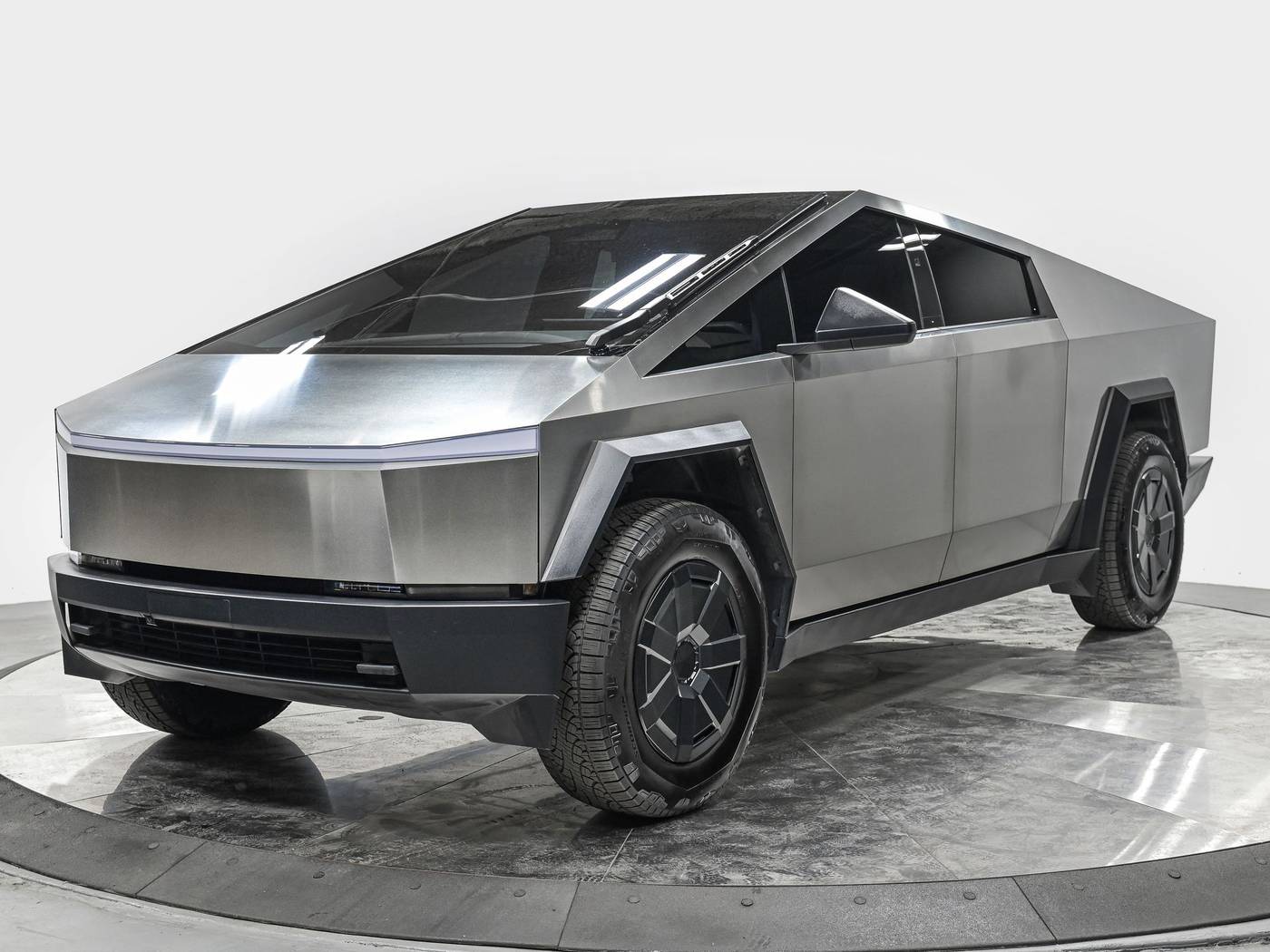 2025 Tesla Cybertruck Standard — Pickup Truck — 5,232 mi — Forest Hills, NY