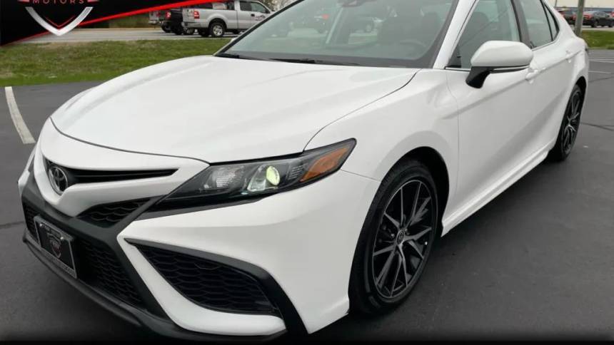2023 Toyota Camry SE — Sedan — 18,327 mi — Indianapolis, IN