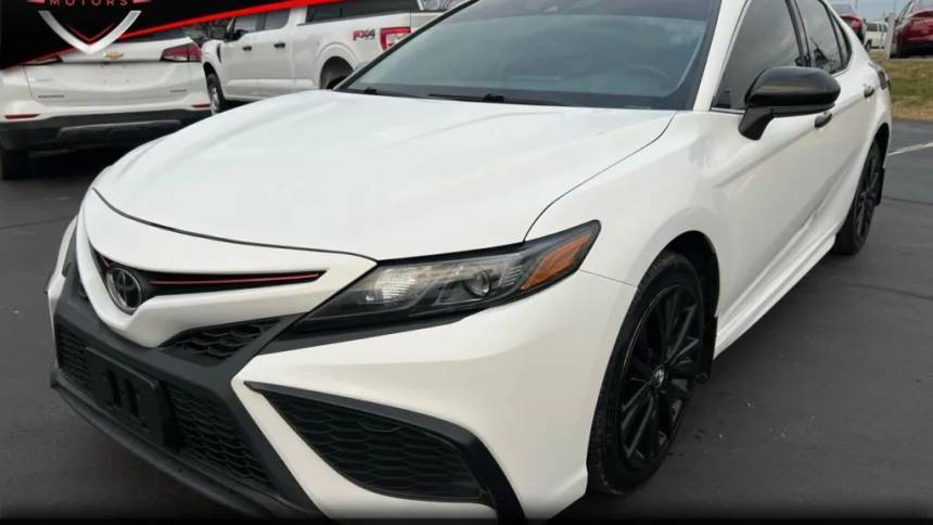 2022 Toyota Camry SE — Sedan — 37,122 mi — Indianapolis, IN