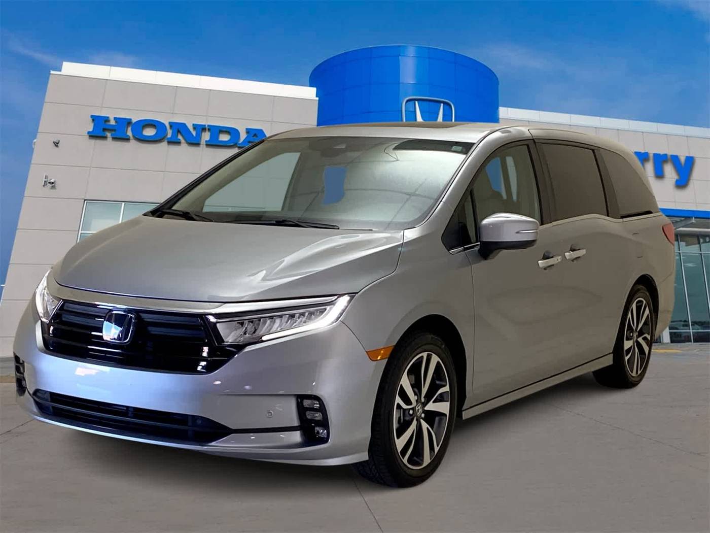 2024 Honda Odyssey Touring — Minivan — 12,158 mi — Chamblee, GA