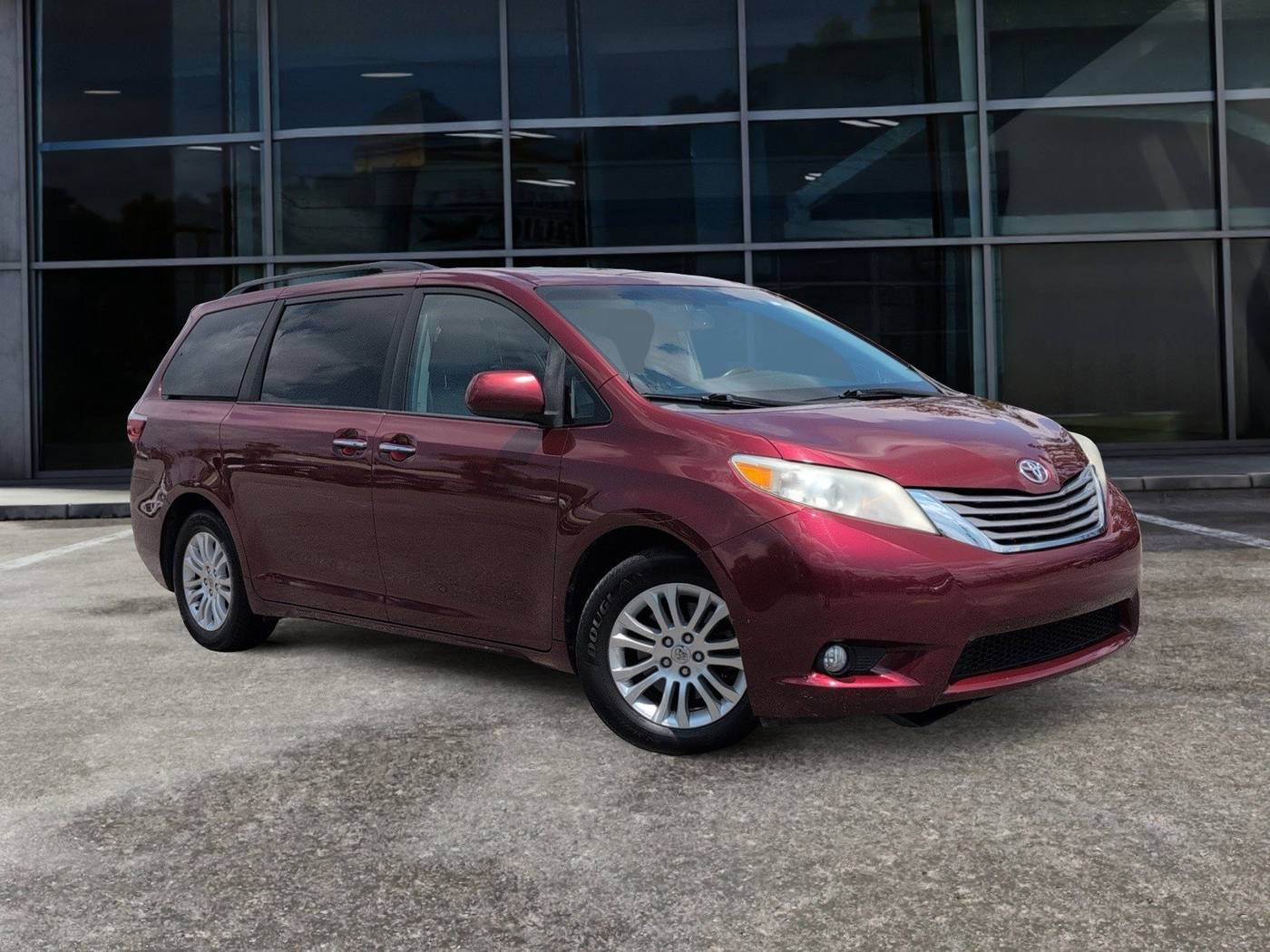 2015 Toyota Sienna XLE — Minivan — 165,000 mi — Valdosta, GA