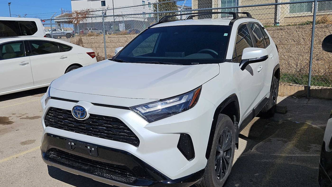 2024 Toyota RAV4 Hybrid SE — SUV — 11,129 mi — San Angelo, TX