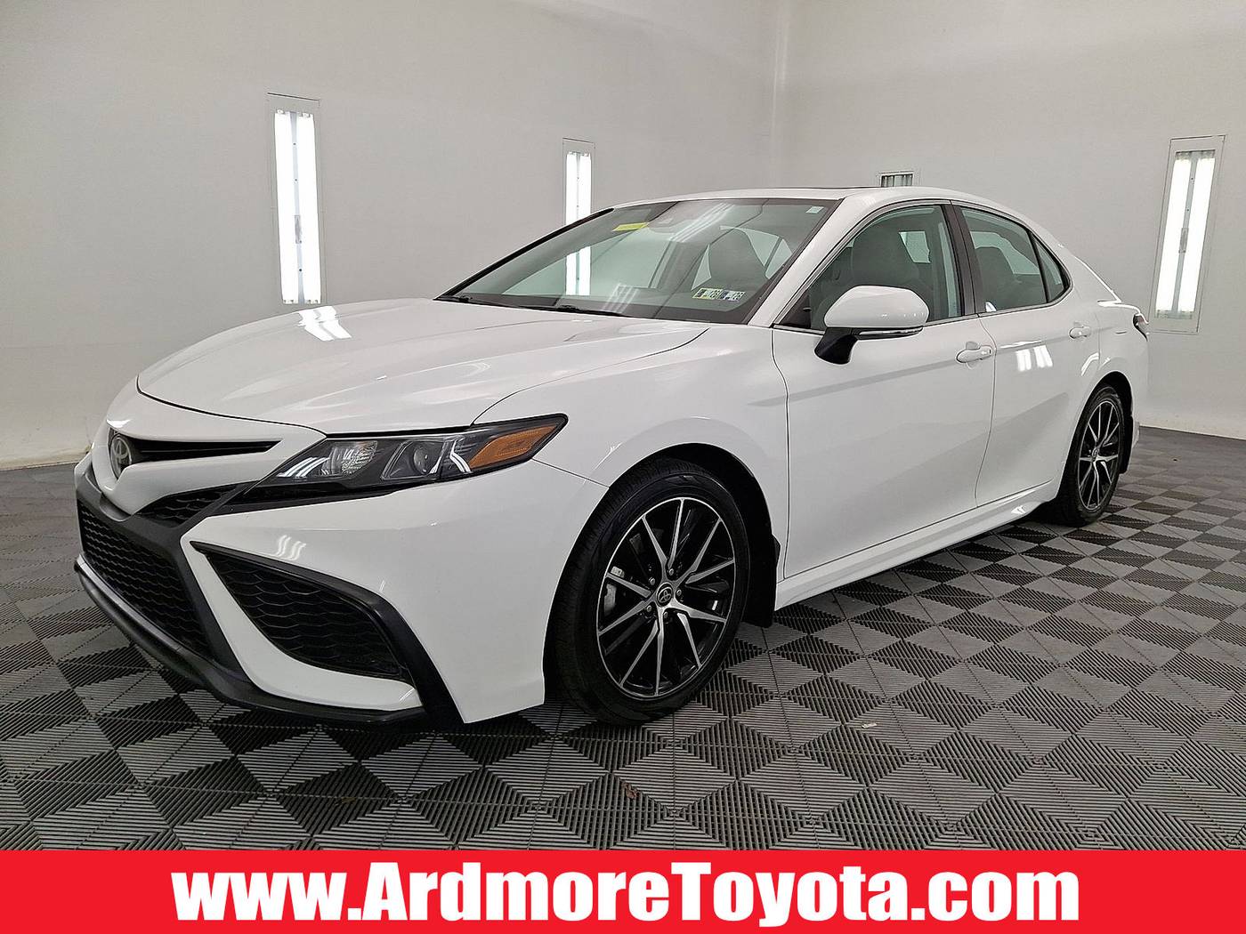 2023 Toyota Camry SE — Sedan — 13,887 mi — Ardmore, PA