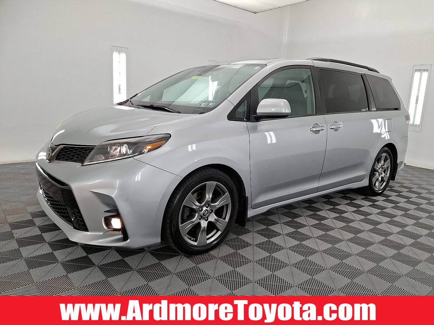 2019 Toyota Sienna SE — Minivan — 82,084 mi — Ardmore, PA