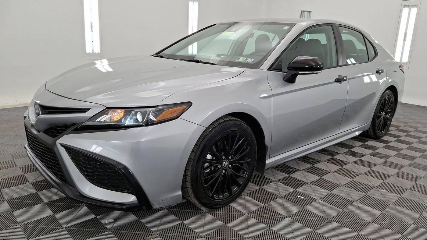 2022 Toyota Camry Hybrid SE — Sedan — 21,261 mi — Ardmore, PA