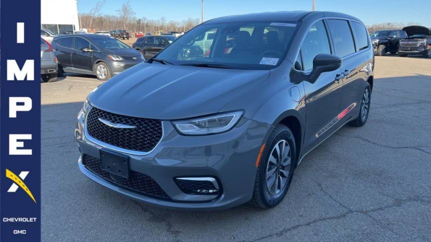 2022 Chrysler Pacifica Hybrid Touring L — Minivan — 70,759 mi — Reidsville, NC