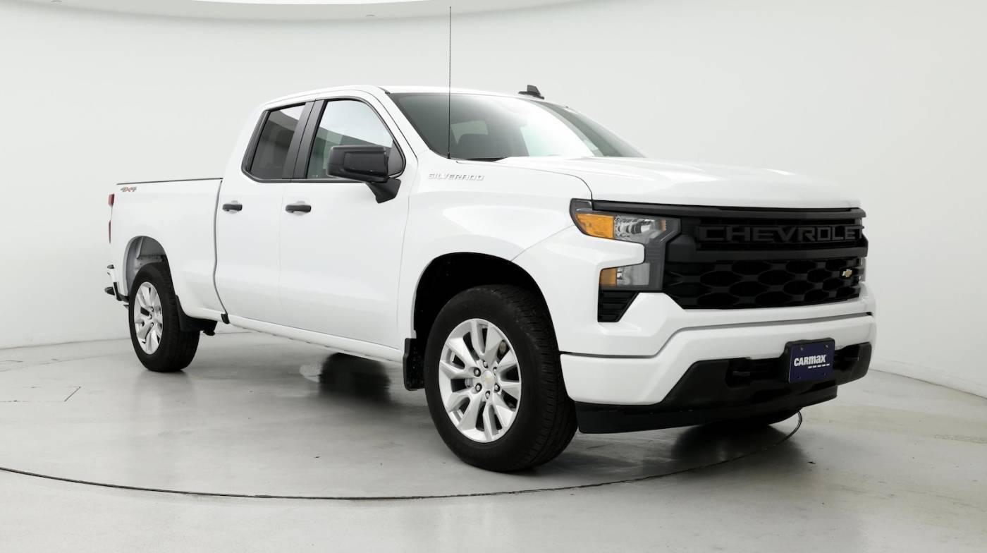 2023 Chevrolet Silverado 1500 Custom — Pickup Truck — 8,172 mi — Springfield, MO