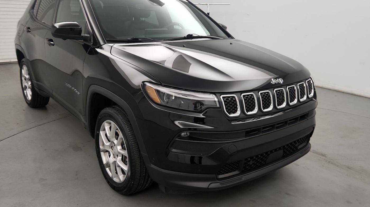 2023 Jeep Compass Latitude Lux — SUV — 15,802 mi — Jacksonville, NC