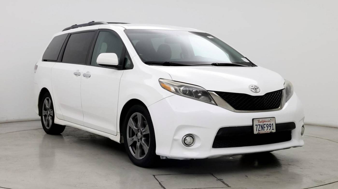 2017 Toyota Sienna SE — Minivan — 110,462 mi — Norco, CA