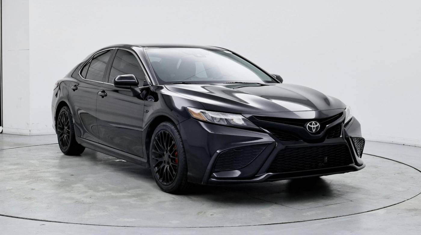 2021 Toyota Camry SE — Sedan — 16,731 mi — Ocala, FL