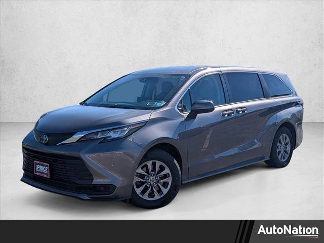 2022 Toyota Sienna LE — Minivan — 86,931 mi — Littleton, CO