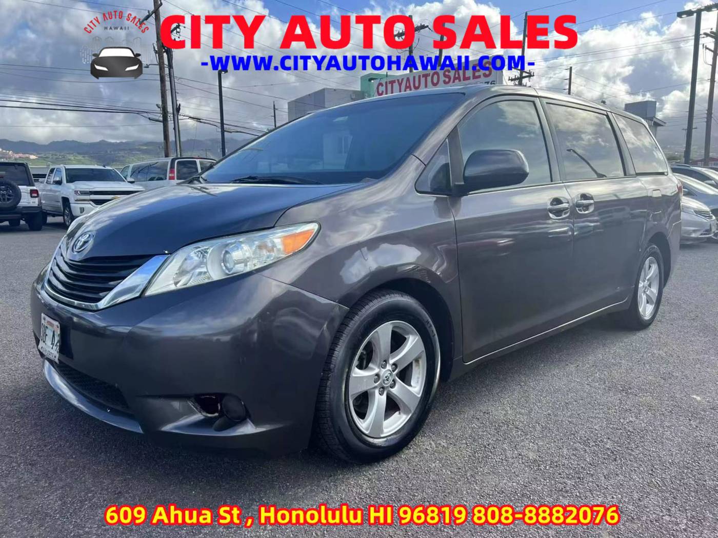 2013 Toyota Sienna LE — Minivan — 220,800 mi — Honolulu, HI