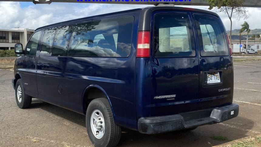 2004 chevrolet best sale express passenger van