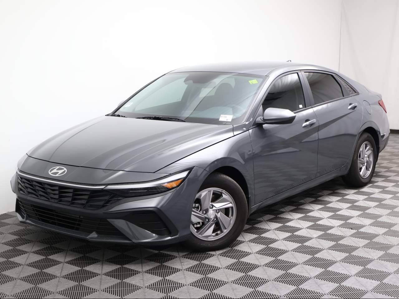 2025 Hyundai Elantra SE — Sedan — 2,885 mi — Yuma, AZ