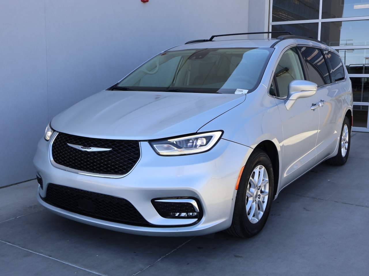 2022 Chrysler Pacifica Touring L — Minivan — 27,286 mi — Yuma, AZ