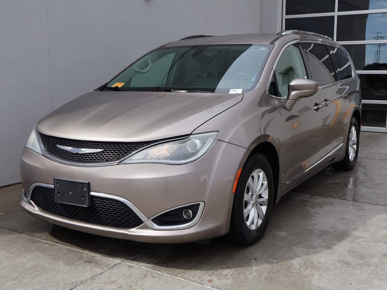 2018 Chrysler Pacifica Touring L — Minivan — 95,958 mi — Yuma, AZ