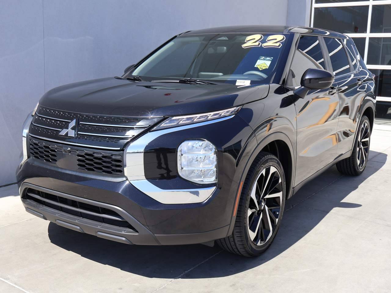 2022 Mitsubishi Outlander ES — SUV — 59,893 mi — Yuma, AZ