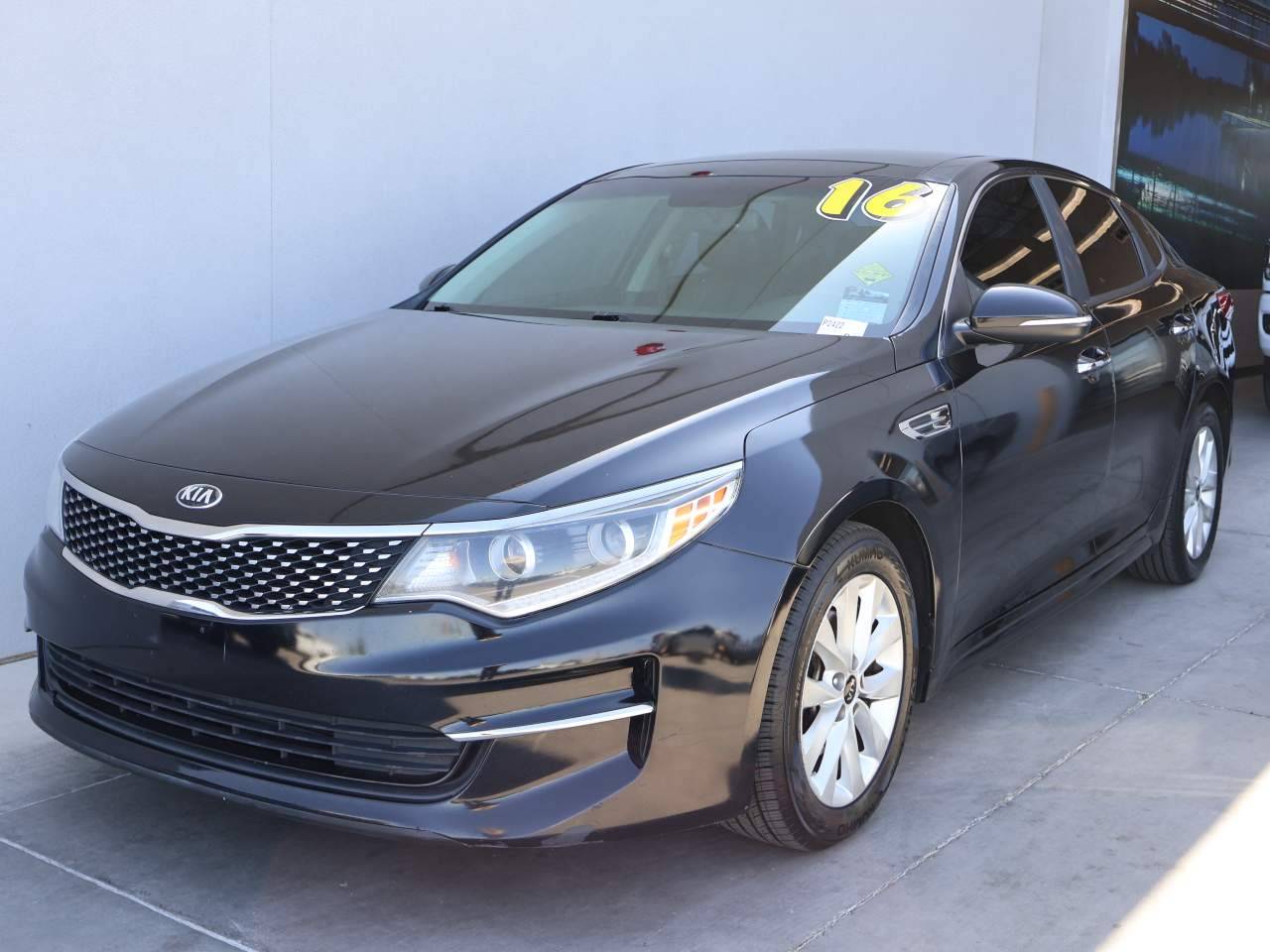2016 Kia Optima EX — Sedan — 108,448 mi — Yuma, AZ