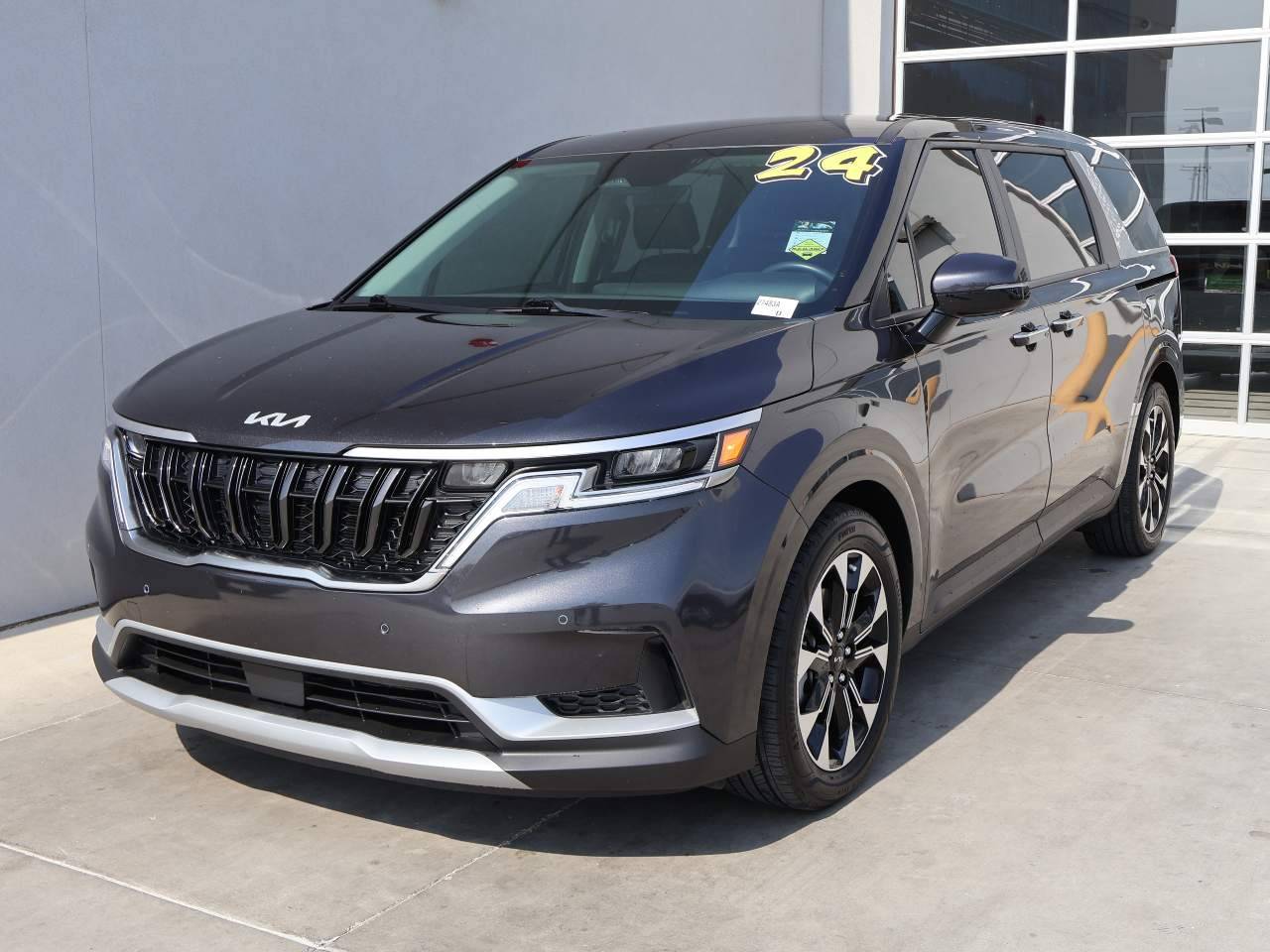 2024 Kia Carnival EX — Minivan — 21,044 mi — Yuma, AZ