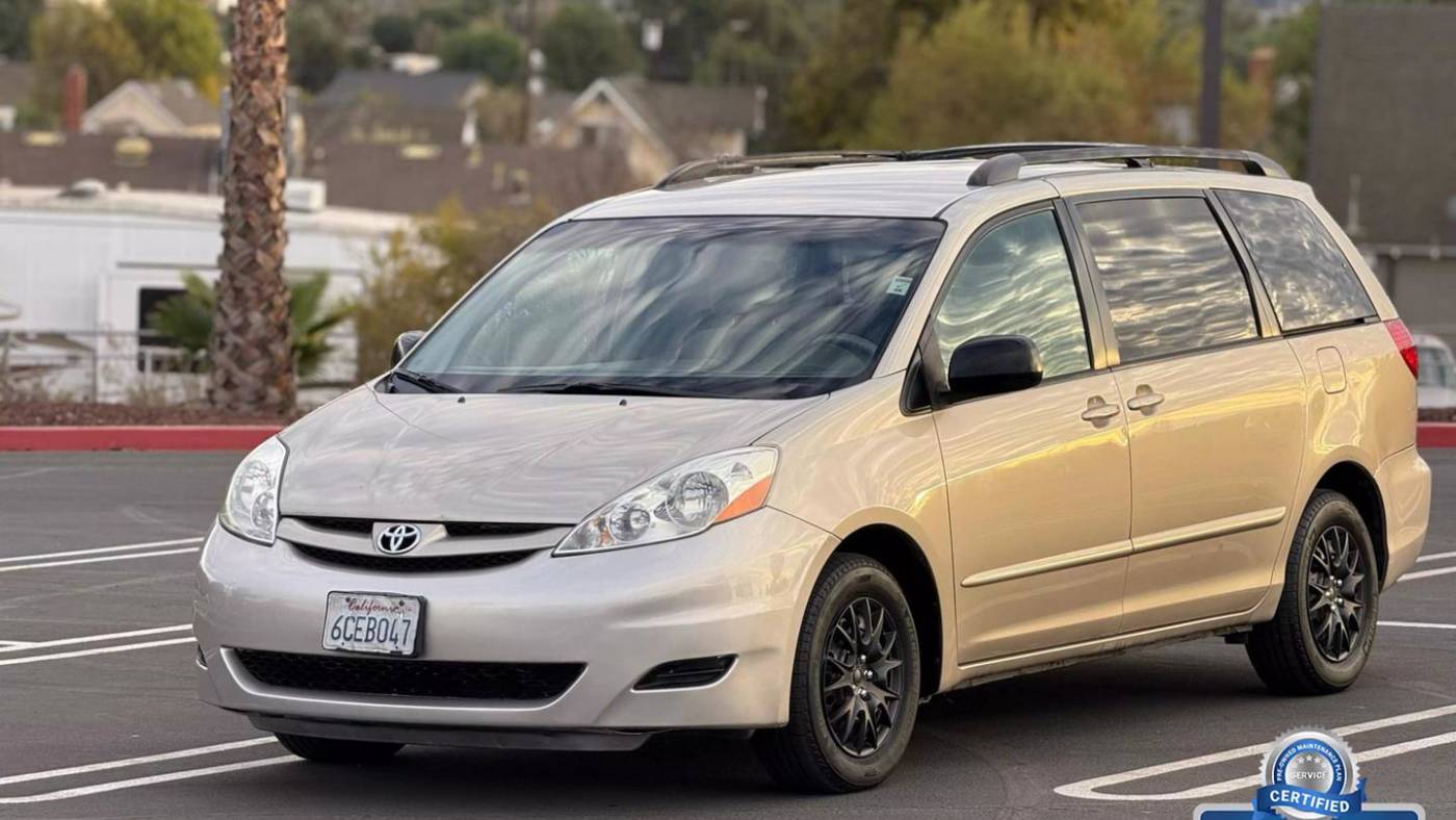 2008 Toyota Sienna LE — Minivan — 105,894 mi — Norco, CA