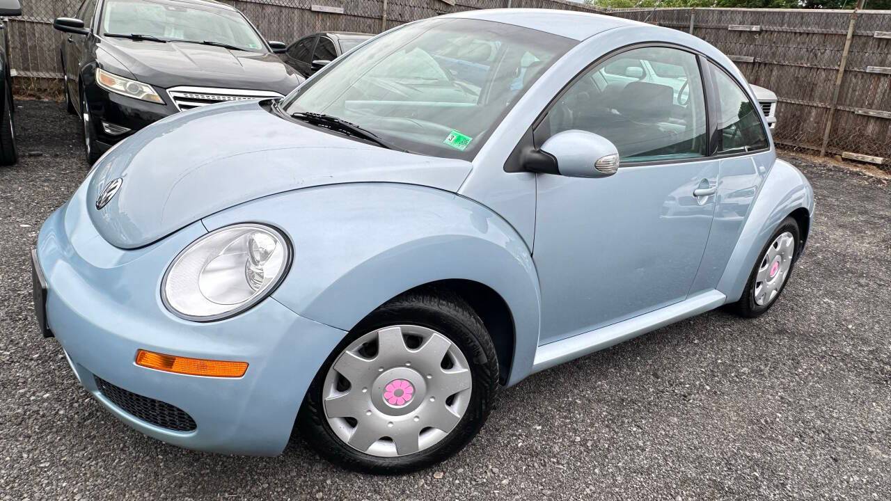 2010 Volkswagen New Beetle Base — Coupe — 121,920 mi — Winchester, VA