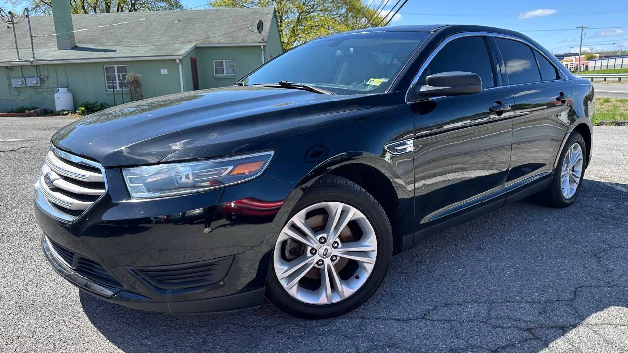 2017 Ford Taurus SE — Sedan — 130,210 mi — Winchester, VA