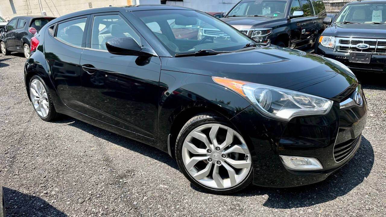 2013 Hyundai Veloster Base — Hatchback — 43,956 mi — Winchester, VA