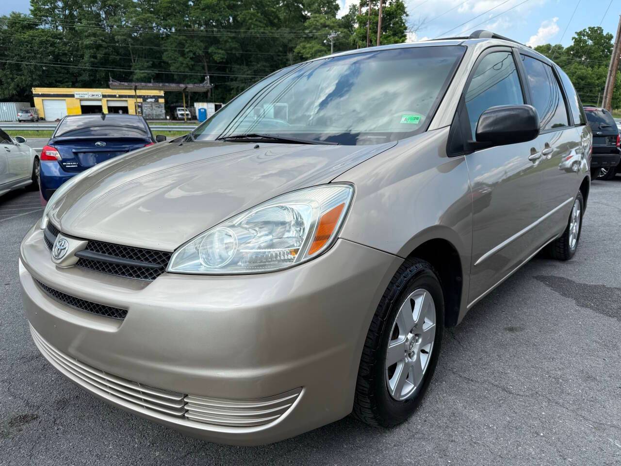 2004 Toyota Sienna LE — Minivan — 146,430 mi — Winchester, VA