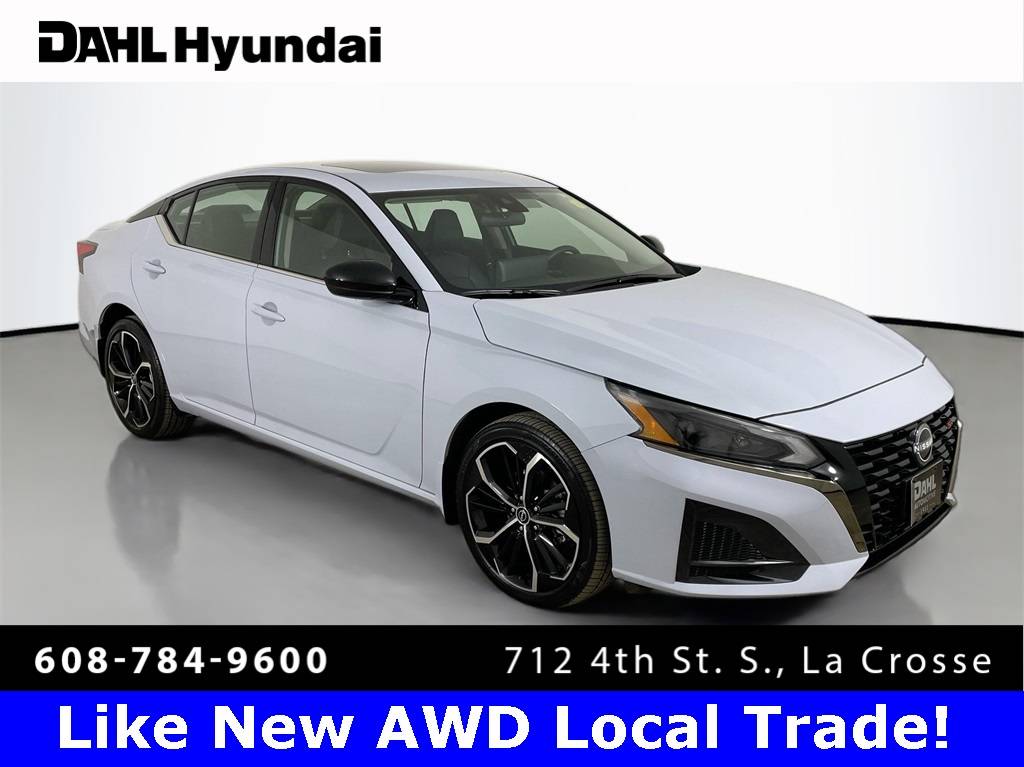 2024 Nissan Altima SR — Sedan — 8,245 mi — La Crosse, WI