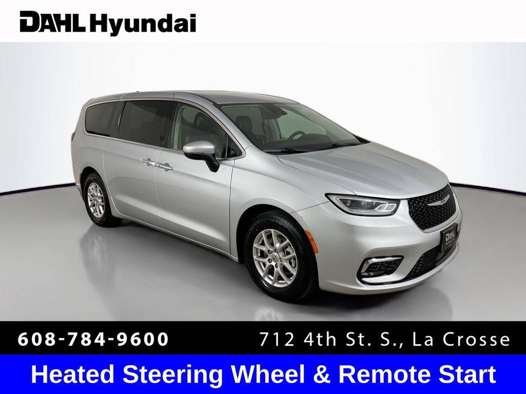 2023 Chrysler Pacifica Touring L — Minivan — 58,017 mi — La Crosse, WI