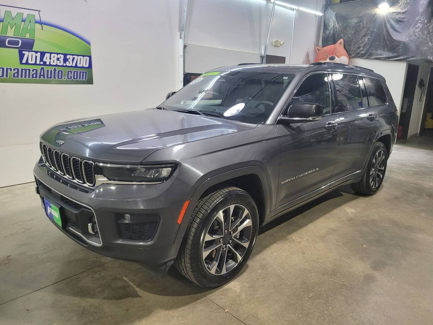 2023 Jeep Grand Cherokee Overland — SUV — 33,000 mi — Dickinson, ND