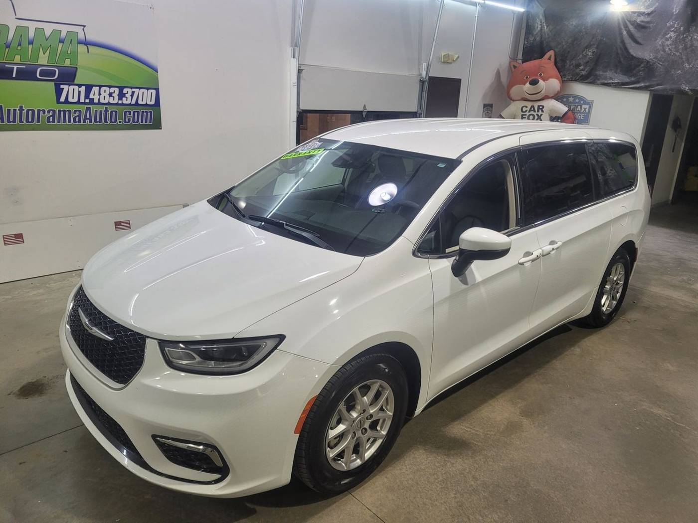 2023 Chrysler Pacifica Touring L — Minivan — 64,680 mi — Dickinson, ND