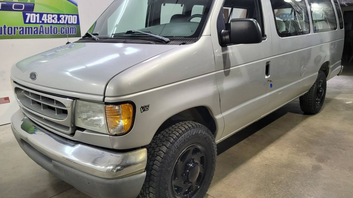 1998 Ford Club Wagon XLT — Passenger Van — 199,390 mi — Dickinson, ND
