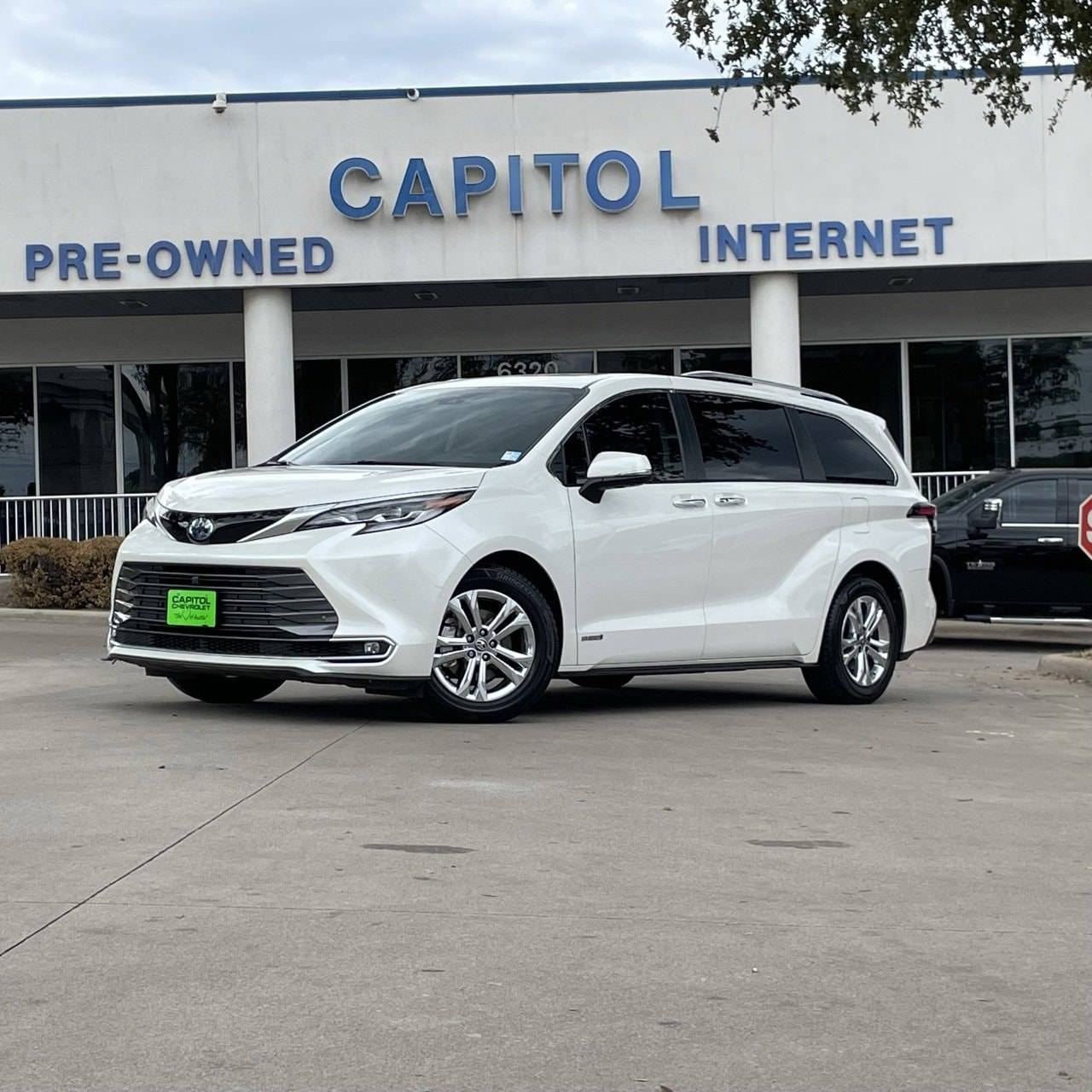 2021 Toyota Sienna Platinum — Minivan — 63,158 mi — Austin, TX