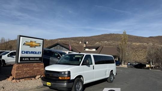 2022 Chevrolet Express Passenger LT — Passenger Van — 12,840 mi — Park City, UT