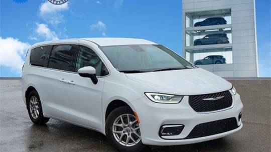 2023 Chrysler Pacifica Touring L — Minivan — 60,905 mi — Fort Wright, KY