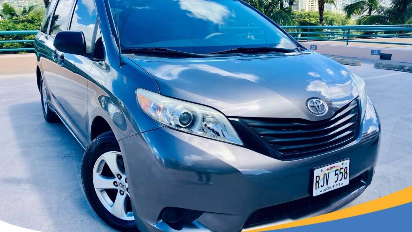 2011 Toyota Sienna Base — Minivan — 107,335 mi — Honolulu, HI