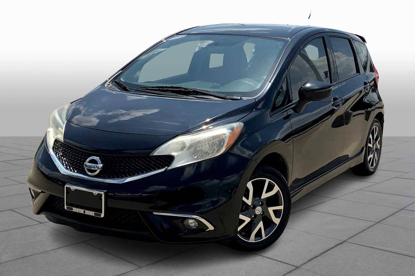 2015 Nissan Versa 1.6 SR — Hatchback — 54,702 mi — Denton, TX