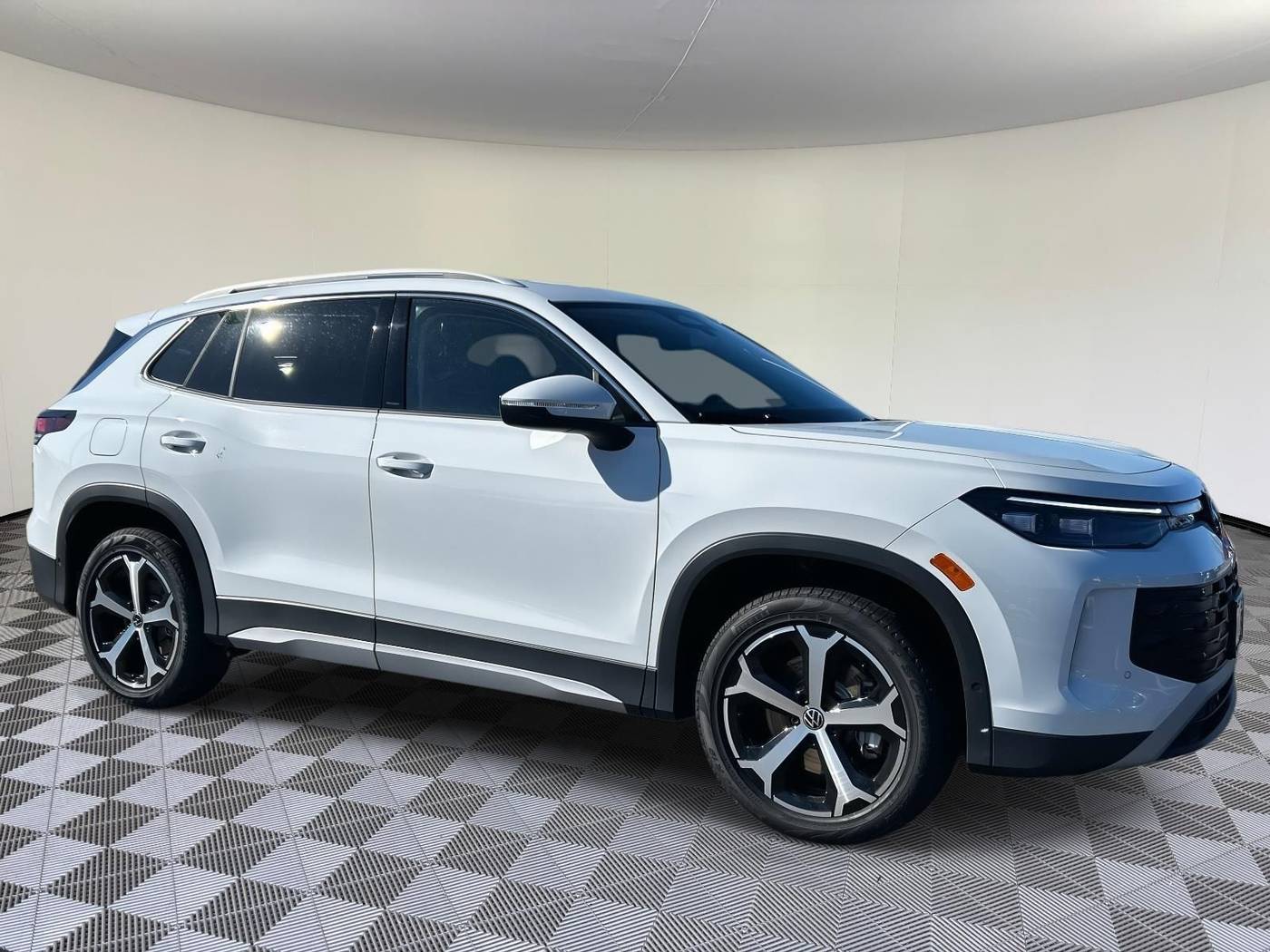 2026 Volkswagen Tiguan SE 4Motion