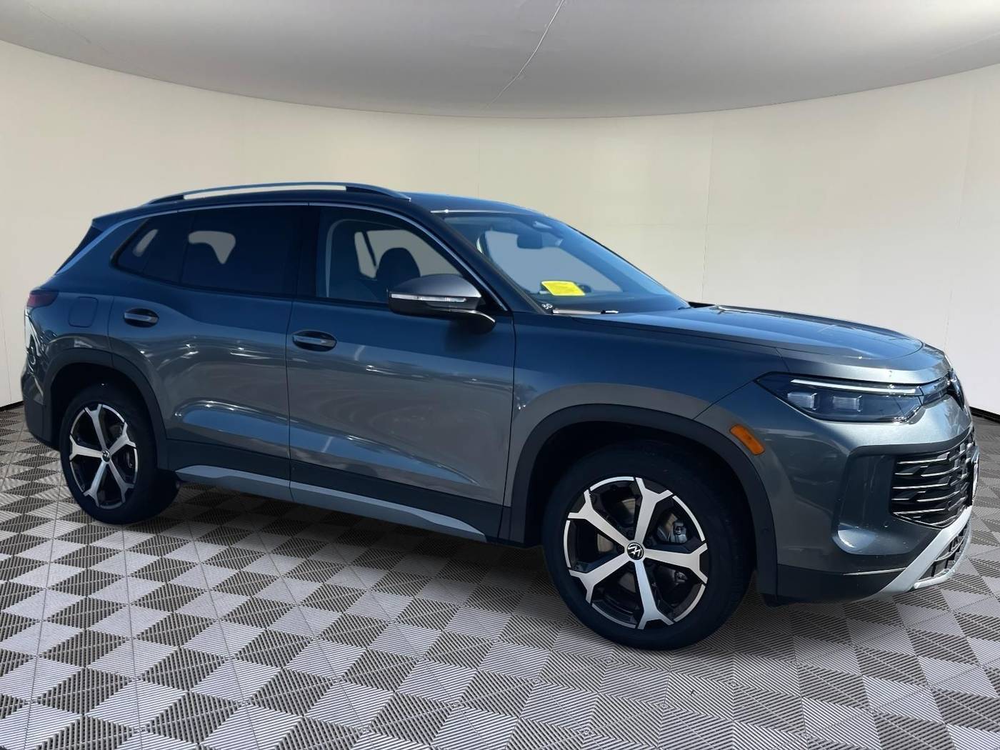 2026 Volkswagen Tiguan SE 4Motion