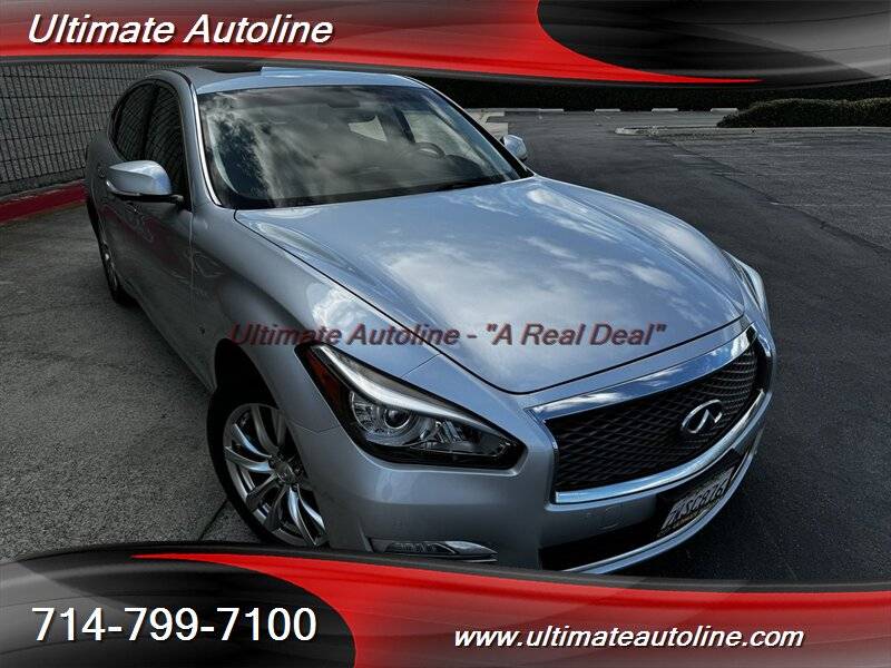 2017 Infiniti Q70 3.7