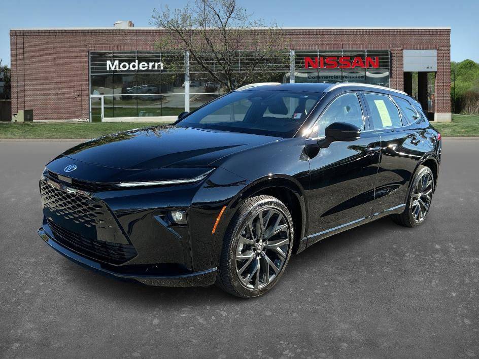 2025 Toyota Crown Signia Limited — SUV — 1,572 mi — Cornelius, NC