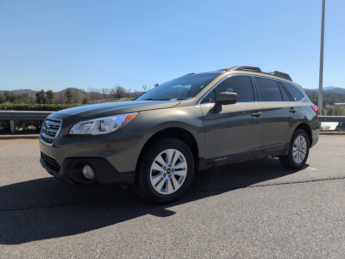 2017 Subaru Outback 2.5i Premium — SUV — 105,542 mi — Boone, NC
