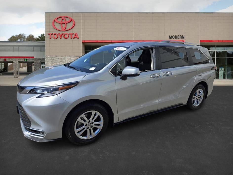 2023 Toyota Sienna Platinum — Minivan — 69,489 mi — Boone, NC