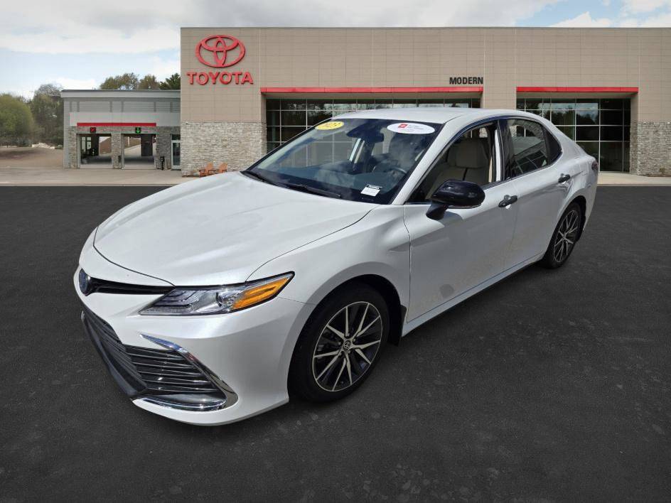 2023 Toyota Camry Hybrid XLE — Sedan — 15,730 mi — Boone, NC