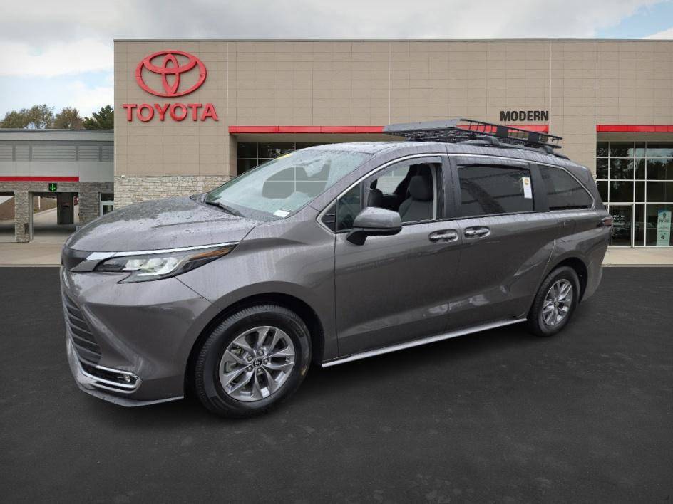 2023 Toyota Sienna XLE — Minivan — 32,981 mi — Boone, NC