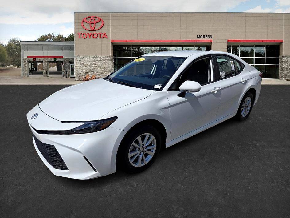 2025 Toyota Camry Hybrid LE — Sedan — 7,476 mi — Boone, NC