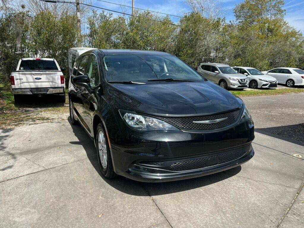 2024 Chrysler Voyager LX — Minivan — 23,600 mi — Gainesville, FL