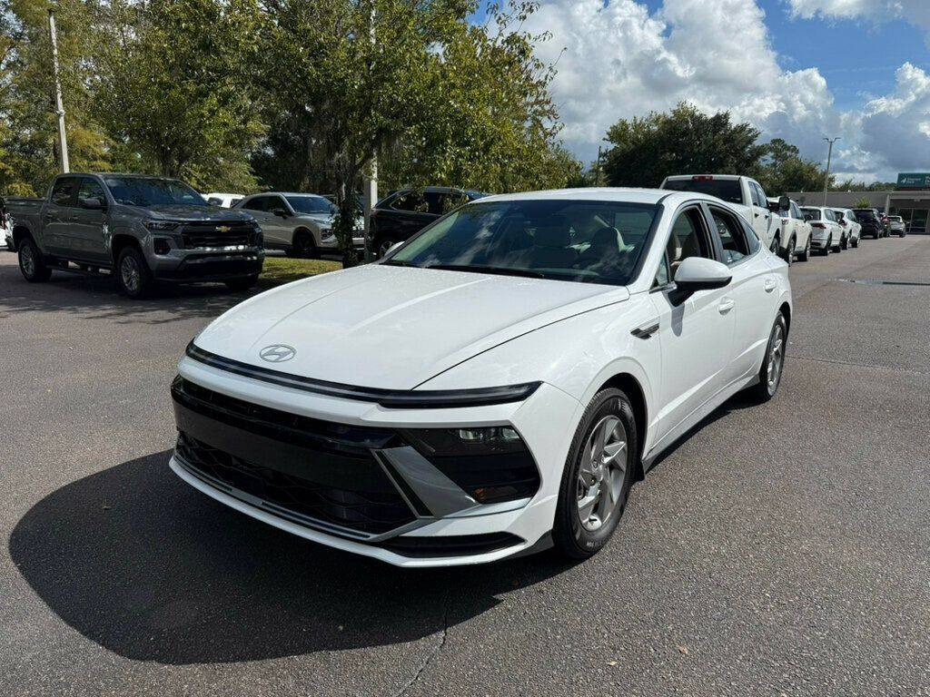 2025 Hyundai Sonata SE — Sedan — 352 mi — Gainesville, FL